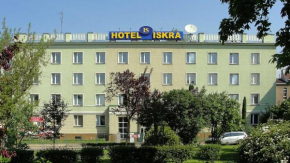 Отель Iskra  Радом